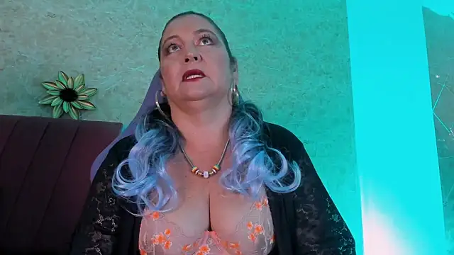 PalomaLombardi online show from October 17, 2025, 8:11 pm