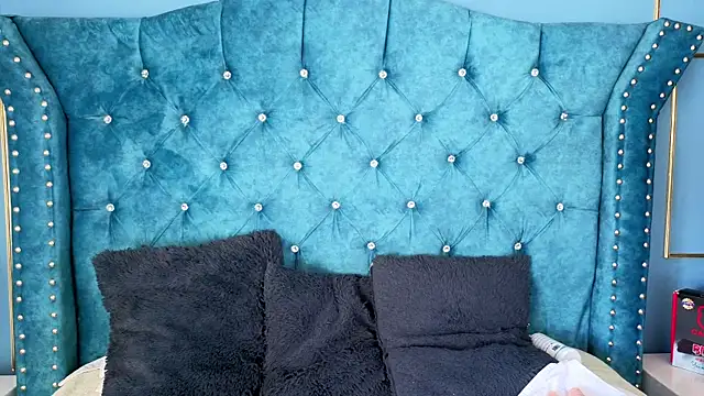 Snapshot of EmilyGala chatting on November 10, 2025, 8:08 pm EmilyGala online show from November 10, 2025, 8:08 pm