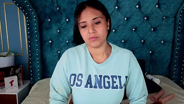 Snapshot of EmilyGala chatting on November 22, 2025, 11:53 am EmilyGala online show from November 22, 2025, 11:53 am