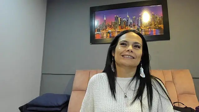 Snapshot of CharlotteCottin chatting on July 27, 2026, 11:17 am CharlotteCottin online show from July 27, 2026, 11:17 am