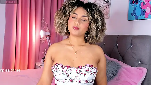isajonnes18 online show from April 26, 2026, 6:05 pm