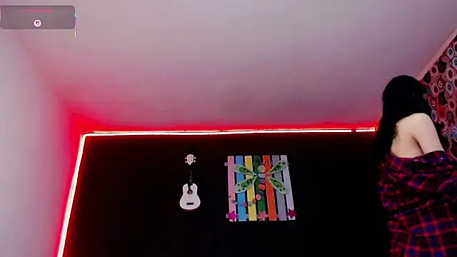 ingrid zese  online show from October 21, 2025, 6:08 pm