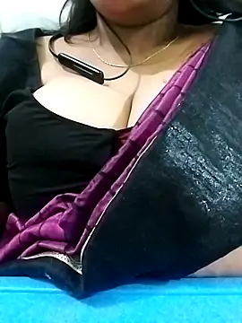 Snapshot of Dimplegirl chatting on October 16, 2025, 4:41 pm Dimplegirl online show from October 16, 2025, 4:41 pm