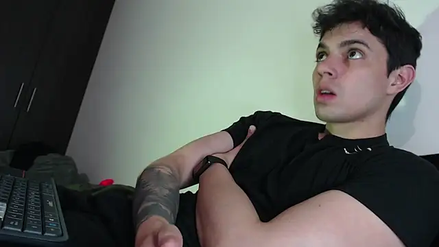 Snapshot of yourfavoriteboy__ chatting on December 5, 2025, 12:19 am yourfavoriteboy online show from December 5, 2025, 12:19 am