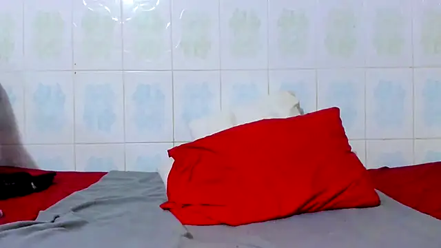 Snapshot of Eroticdollxx3 chatting on October 2, 2025, 4:14 pm Eroticdollxx3 online show from October 2, 2025, 4:14 pm