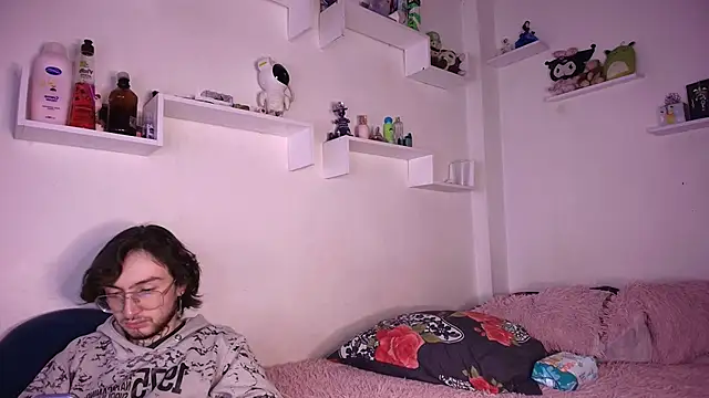 annyharriis online show from December 17, 2025, 9:21 pm