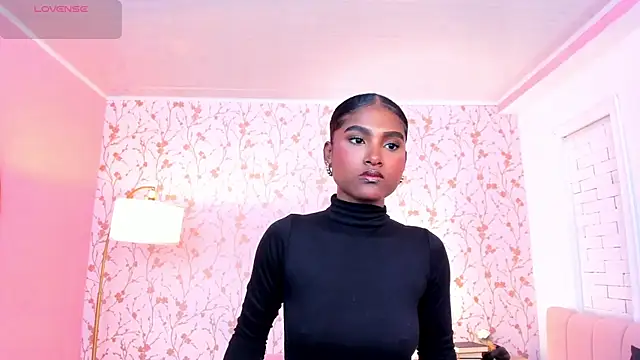 halleylorens online show from June 23, 2026, 7:01 pm
