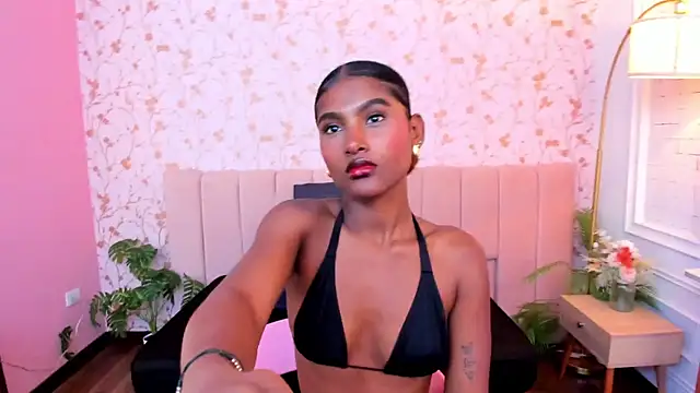 halleylorens online show from July 9, 2026, 7:18 pm