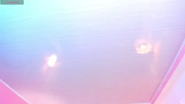 halleylorens online show from July 30, 2026, 7:02 pm