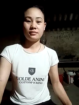 Snapshot of Ruaiuoi chatting on April 17, 2026, 9:51 pm Ruaiuoi online show from April 17, 2026, 9:51 pm
