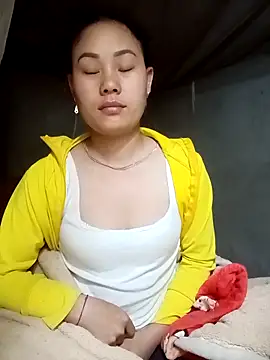 Snapshot of Ruaiuoi chatting on May 3, 2026, 5:52 pm Ruaiuoi online show from May 3, 2026, 5:52 pm