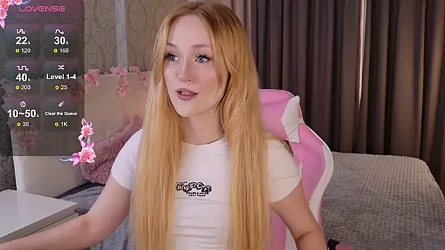 Snapshot of HeyMonkey_ chatting on September 18, 2025, 7:54 am HeyMonkey online show from September 18, 2025, 7:54 am