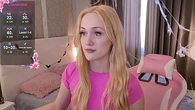 Snapshot of HeyMonkey_ chatting on October 30, 2025, 9:44 am HeyMonkey online show from October 30, 2025, 9:44 am