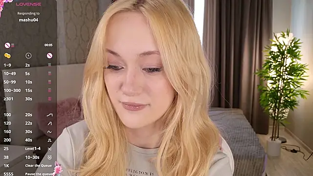 Snapshot of HeyMonkey_ chatting on November 24, 2025, 12:05 pm HeyMonkey online show from November 24, 2025, 12:05 pm