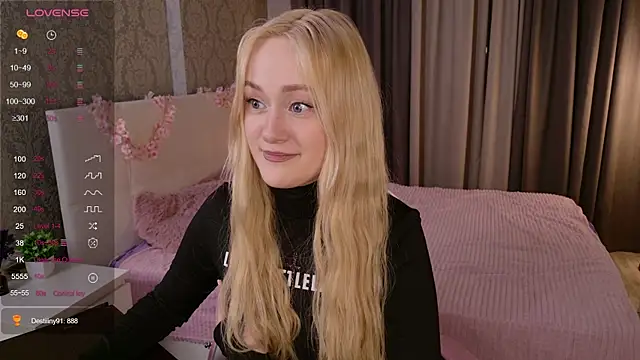 Snapshot of HeyMonkey_ chatting on January 7, 2026, 2:52 pm HeyMonkey online show from January 7, 2026, 2:52 pm