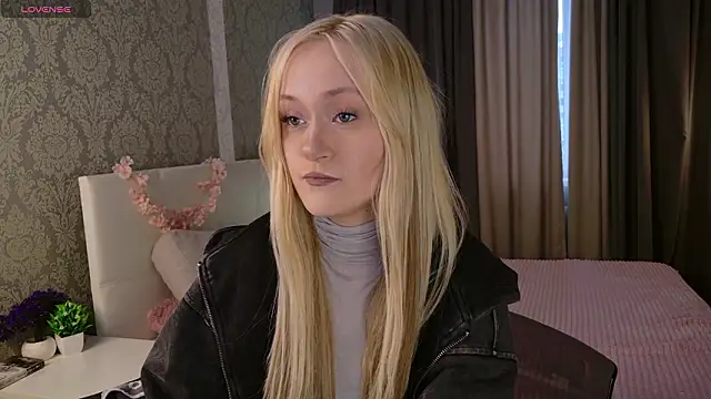 Snapshot of HeyMonkey_ chatting on March 4, 2026, 2:23 pm HeyMonkey online show from March 4, 2026, 2:23 pm