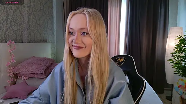 Snapshot of HeyMonkey_ chatting on March 16, 2026, 12:53 pm HeyMonkey online show from March 16, 2026, 12:53 pm