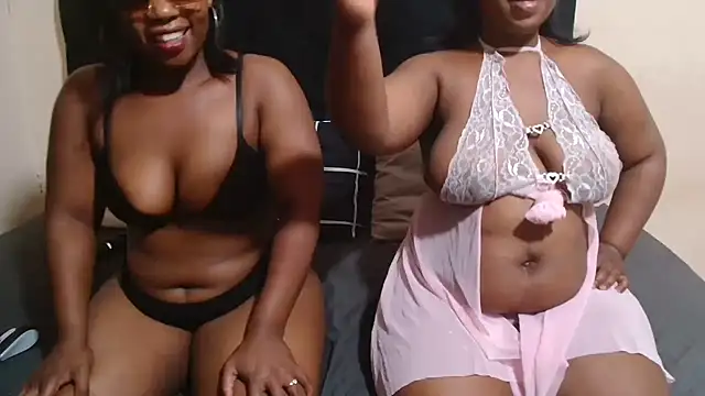 curveAss222 online show from October 29, 2025, 12:35 am