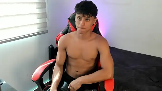 Snapshot of ZYZZ1312 chatting on June 4, 2026, 6:36 pm ZYZZ1312 online show from June 4, 2026, 6:36 pm
