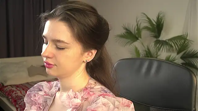 Olivia Farrell online show from March 2, 2026, 12:45 pm