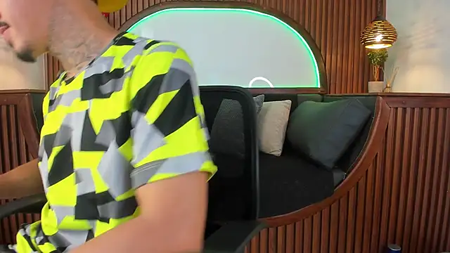 Donovan Desmond online show from December 5, 2025, 7:32 pm