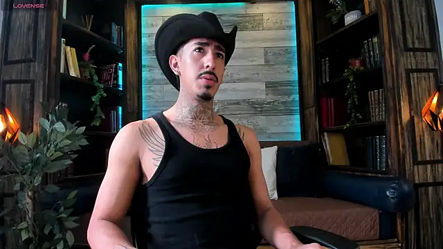 Snapshot of Donovan_Desmond chatting on June 14, 2026, 8:44 pm Donovan Desmond online show from June 14, 2026, 8:44 pm