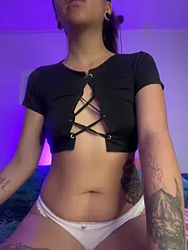 AlessiaSmith11 online show from April 29, 2026, 3:10 am