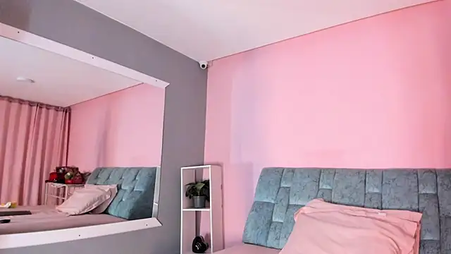 Camila Russoo online show from March 16, 2026, 7:29 pm