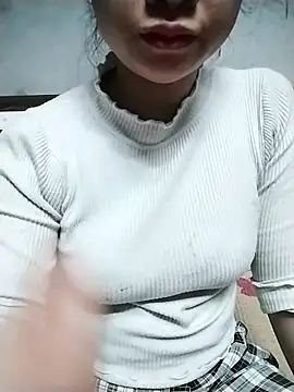 Mie rose online show from March 4, 2026, 1:50 pm