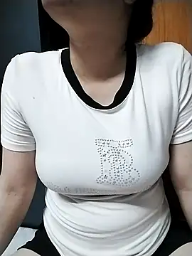 Mie rose online show from April 25, 2026, 1:36 pm