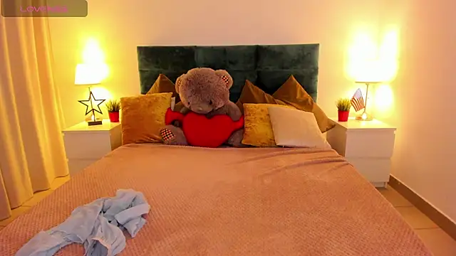 Snapshot of mishapallmer chatting on October 11, 2025, 1:16 am mishapallmer online show from October 11, 2025, 1:16 am