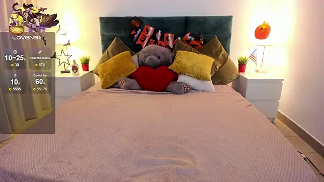 Snapshot of mishapallmer chatting on October 28, 2025, 8:18 am mishapallmer online show from October 28, 2025, 8:18 am