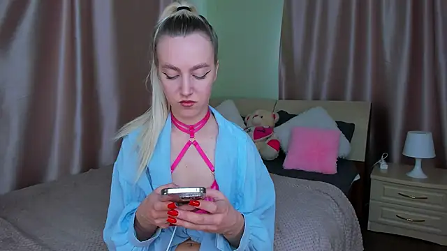 mishapallmer online show from May 6, 2026, 7:24 am