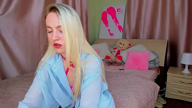 mishapallmer online show from May 14, 2026, 2:24 pm