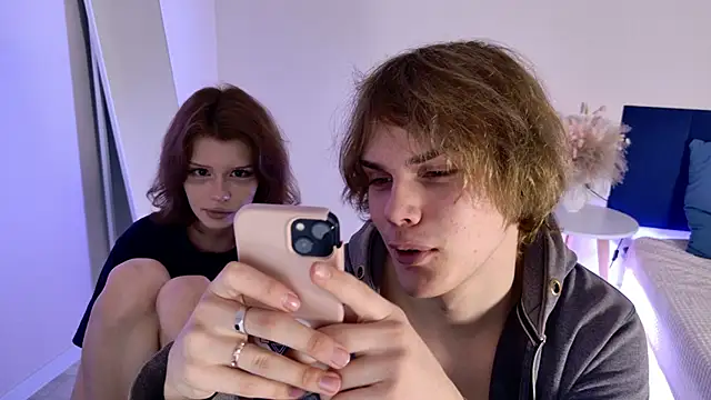 Bonnie And C1yde online show from December 2, 2025, 5:19 pm