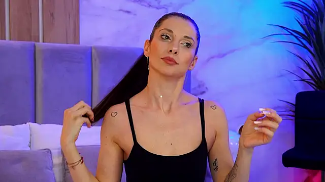 EllyLynn online show from February 21, 2026, 7:15 pm