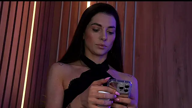 EllyLynn online show from April 22, 2026, 6:31 pm