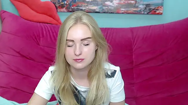 Snapshot of SofySofty chatting on October 2, 2025, 4:41 am SofySofty online show from October 2, 2025, 4:41 am