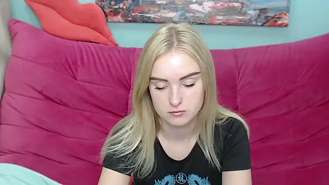 Snapshot of SofySofty chatting on October 3, 2025, 4:42 am SofySofty online show from October 3, 2025, 4:42 am