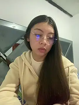Snapshot of Sara-cooper2 chatting on June 5, 2026, 6:52 am Sara-cooper2 online show from June 5, 2026, 6:52 am
