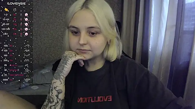 Snapshot of vendymories chatting on September 15, 2025, 3:45 pm vendymories online show from September 15, 2025, 3:45 pm