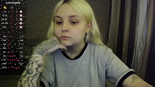 Snapshot of vendymories chatting on October 13, 2025, 11:32 am vendymories online show from October 13, 2025, 11:32 am