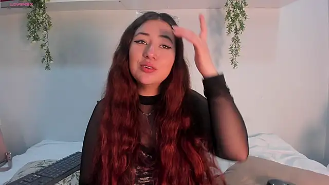 Nicolle Evanss  online show from May 14, 2026, 3:35 am