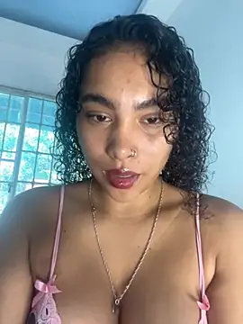 SophieD online show from April 27, 2026, 12:58 pm