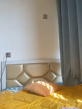 Snapshot of Mier-cn chatting on October 23, 2025, 2:33 am Mier-cn online show from October 23, 2025, 2:33 am