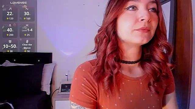 Snapshot of Isis-Blaze chatting on December 18, 2025, 7:53 pm Isis-Blaze online show from December 18, 2025, 7:53 pm