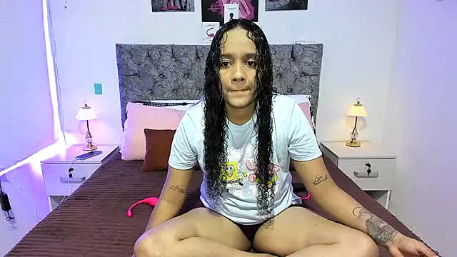 Snapshot of nay_and_aleja1 chatting on June 16, 2026, 1:52 am nay and aleja1 online show from June 16, 2026, 1:52 am