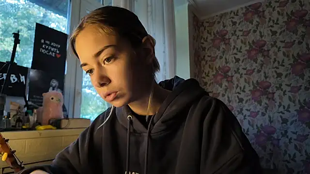 Witching Moon online show from September 12, 2025, 8:03 am