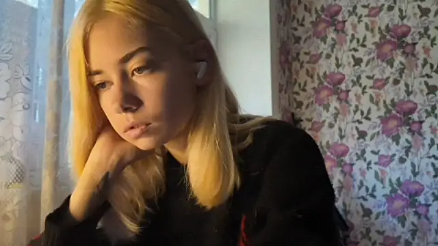 Witching Moon online show from September 27, 2025, 7:57 am