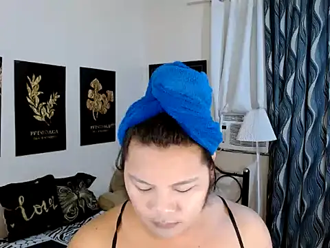 TSbrianaHugeCock online show from February 2, 2026, 4:27 pm